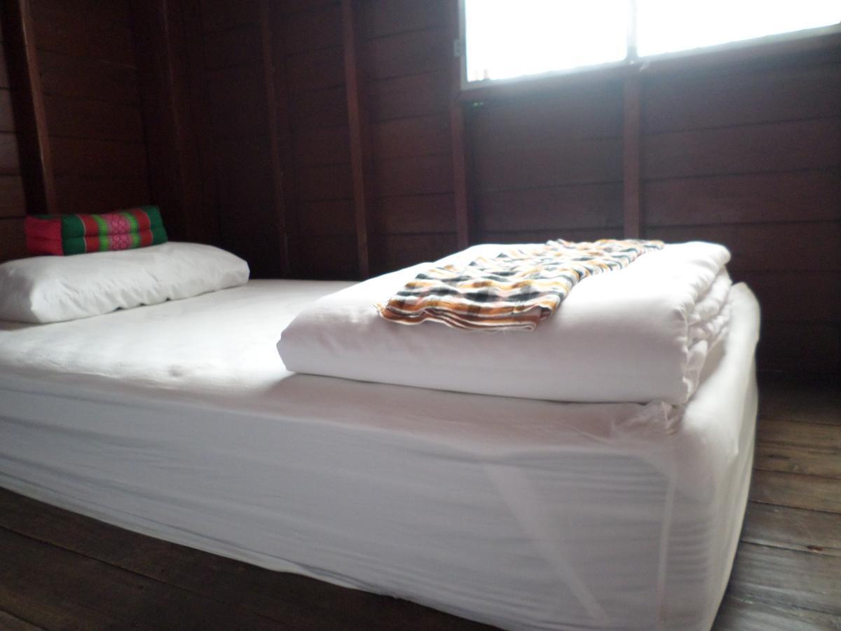 Baanwealaa Guesthouse (Adults Only) Чиангмай Екстериор снимка